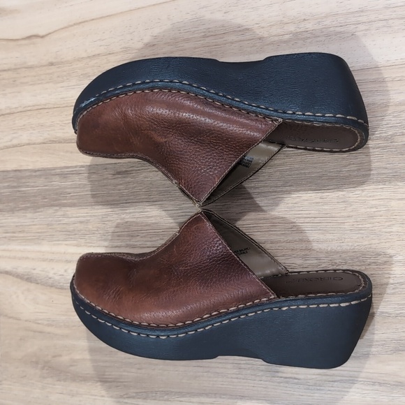 Cherokee Brown Leather Mules - Picture 5 of 8